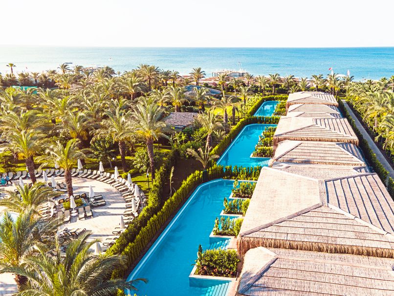 Royal Wings Hotel - 1