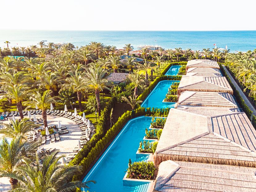 Royal Wings Hotel - 1