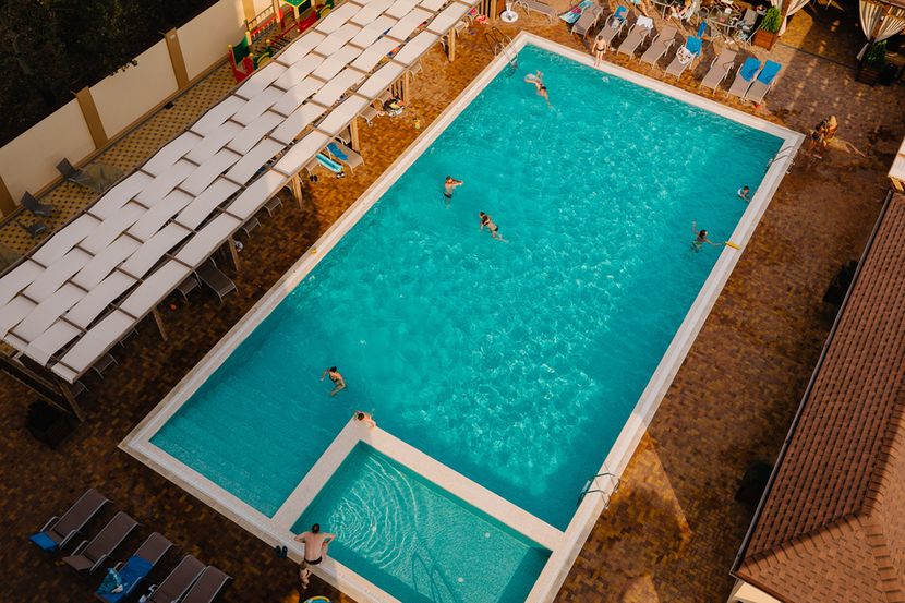 FAMILY PRIDE INN, гостиничный комплекс - 6