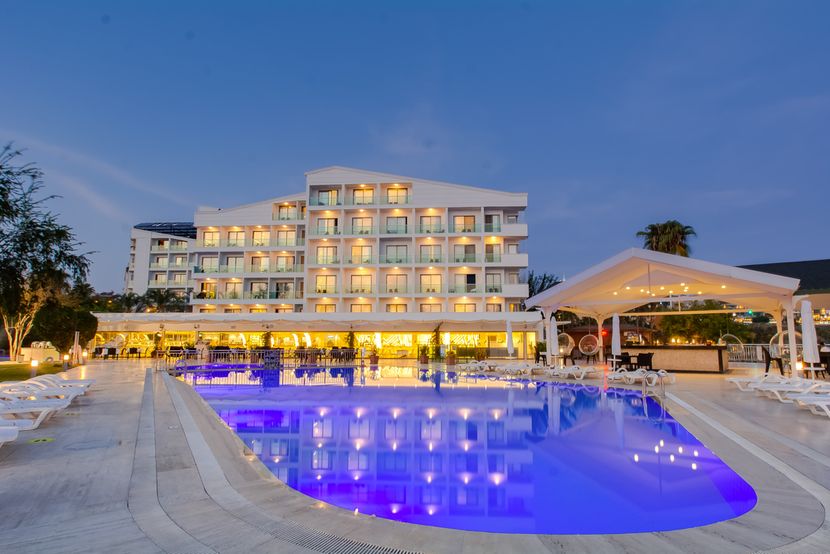 Falcon Hotel  - 2