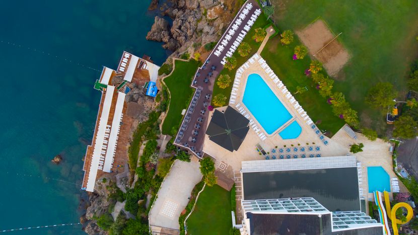 Falcon Hotel  - 1