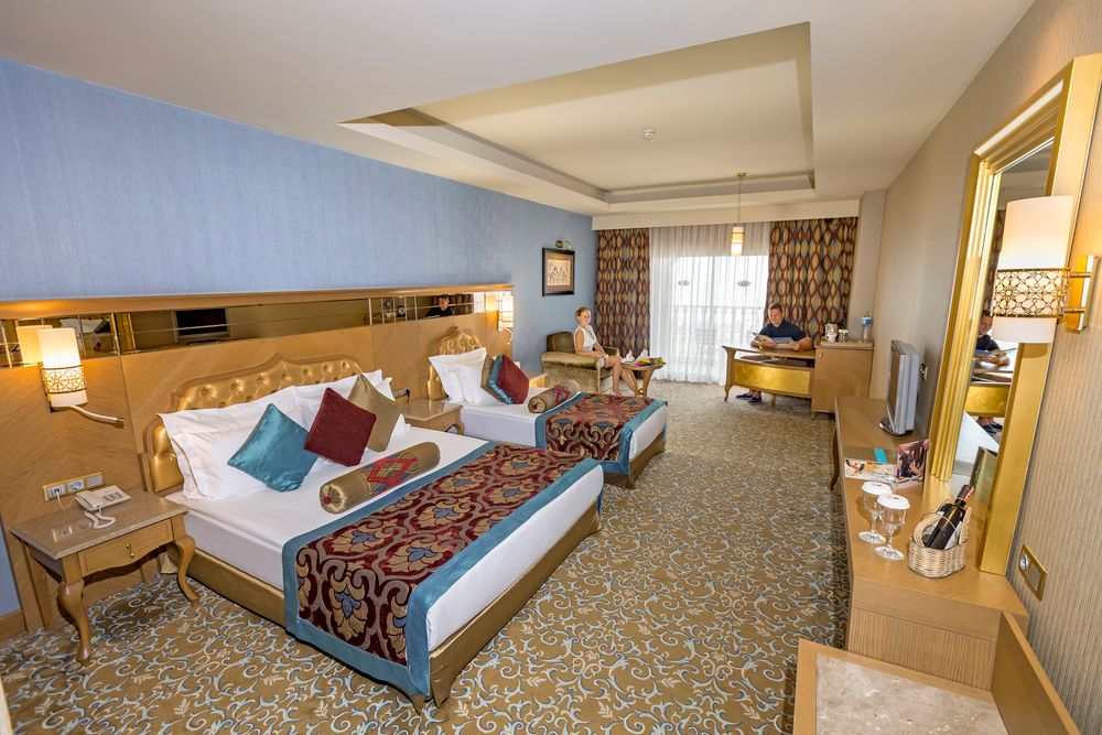 Royal Holiday Palace - 72