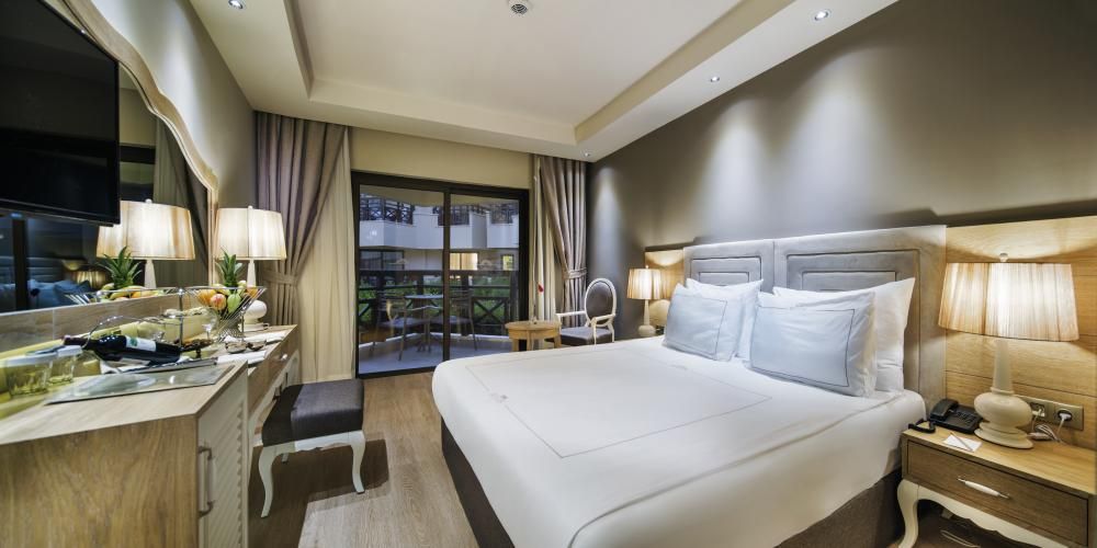 Bellis Deluxe Hotel - 111