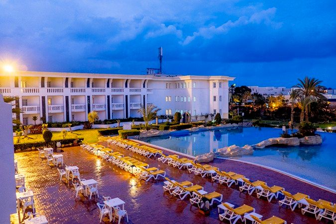 MEDINA BELISAIRE & THALASSO - 6