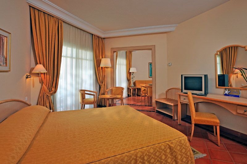 MEDINA BELISAIRE & THALASSO - 37