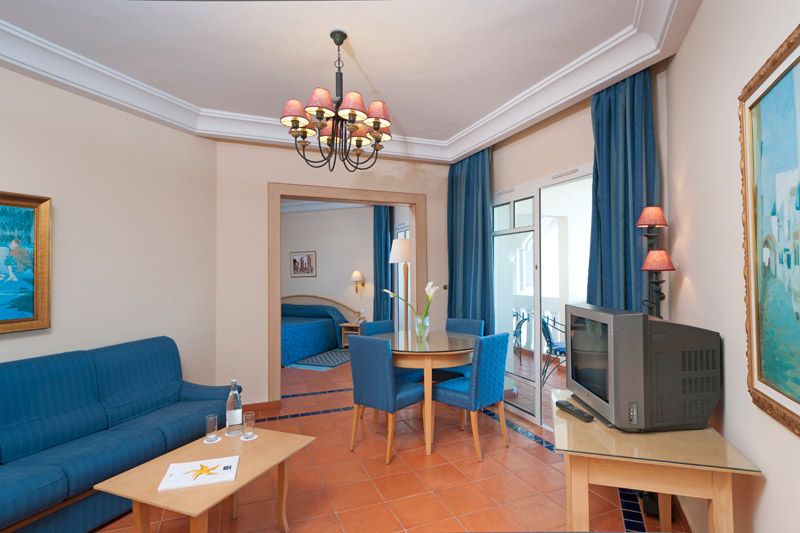 MEDINA BELISAIRE & THALASSO - 38