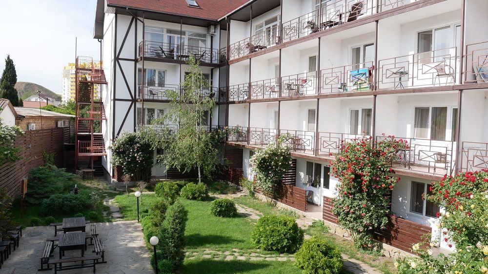 ЛЕТО, отель - 1