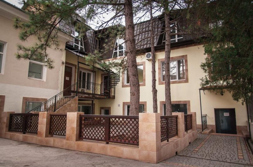 ТРИ СОСНЫ, гостиница - 1