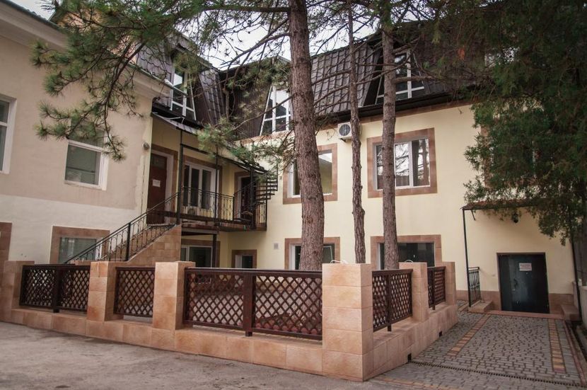 ТРИ СОСНЫ, гостиница - 1