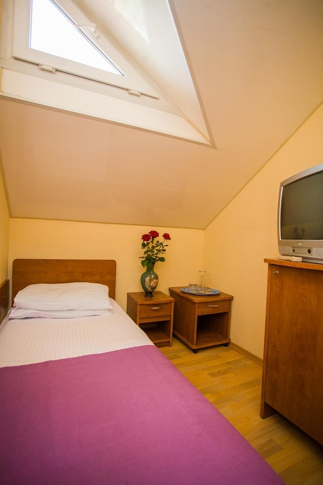 КРЫМСКИЕ ЗОРИ, санаторий (Алушта) - 12