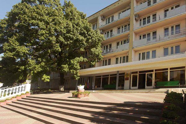 ГЕЛЕНДЖИКСКАЯ БУХТА, пансионат - 1