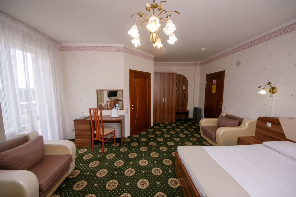 ФЕЕРИЯ, гостиница - 66