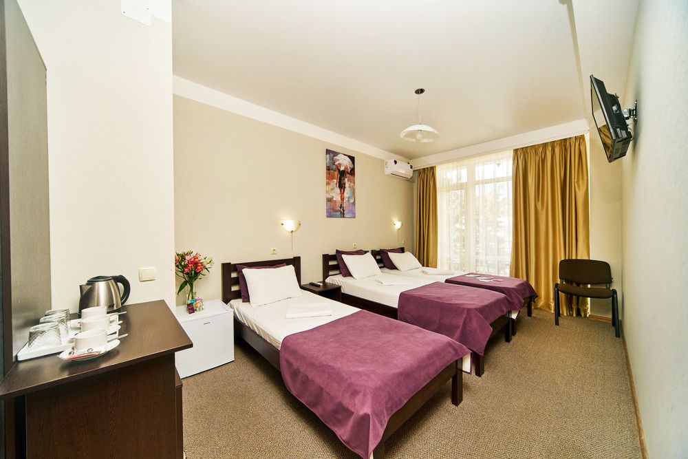 КРЫМСКАЯ НИЦЦА, гостевой дом - 35