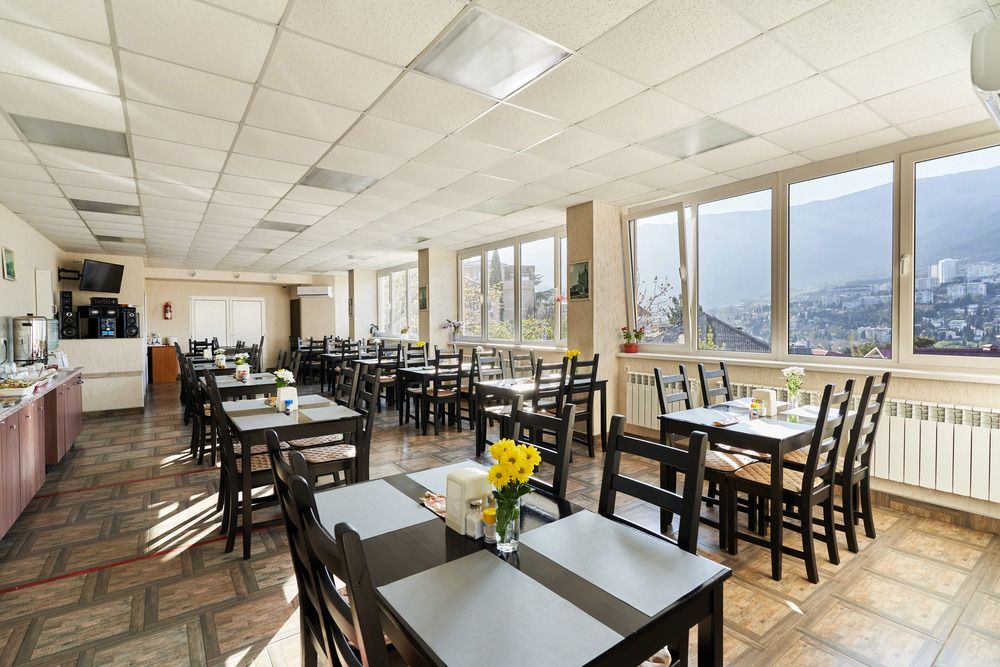 КРЫМСКАЯ НИЦЦА, гостевой дом - 15