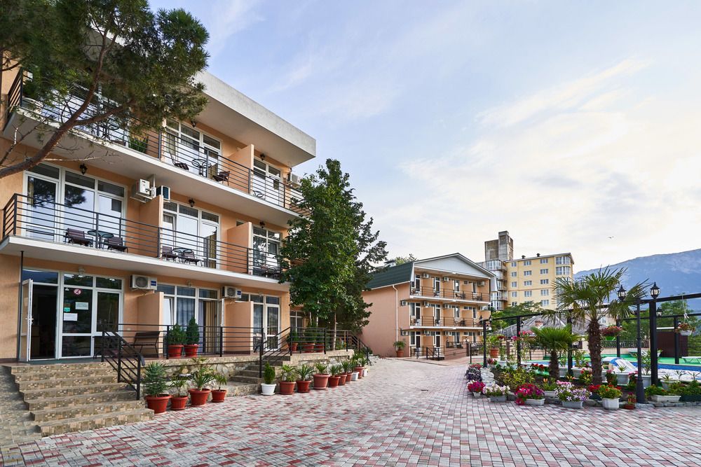 КРЫМСКАЯ НИЦЦА, гостевой дом - 3