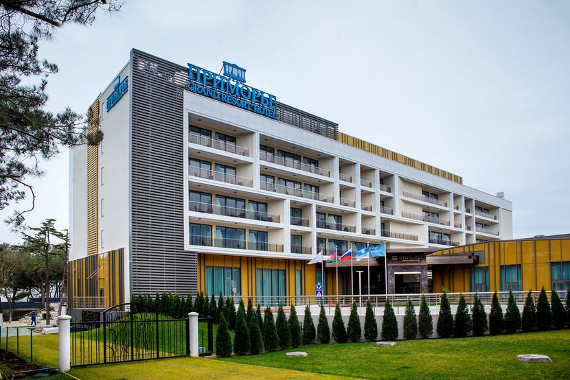 ПРИМОРЬЕ GRAND RESORT HOTEL (дети с лечением c 6-ти лет) - 1