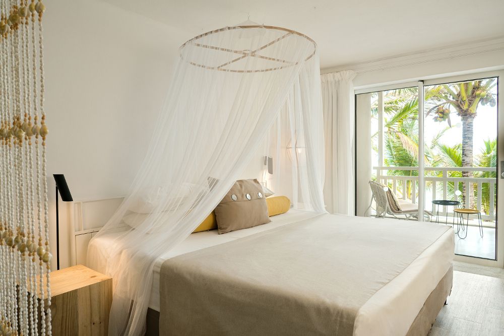 TROPICAL ATTITUDE (only adults 18+) - 23