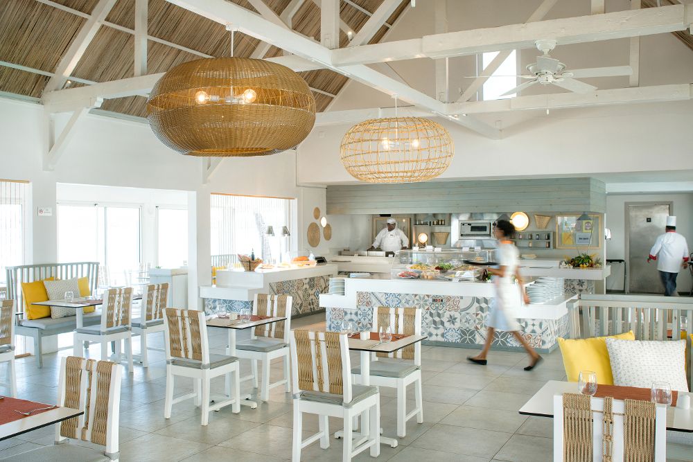 TROPICAL ATTITUDE (only adults 18+) - 17