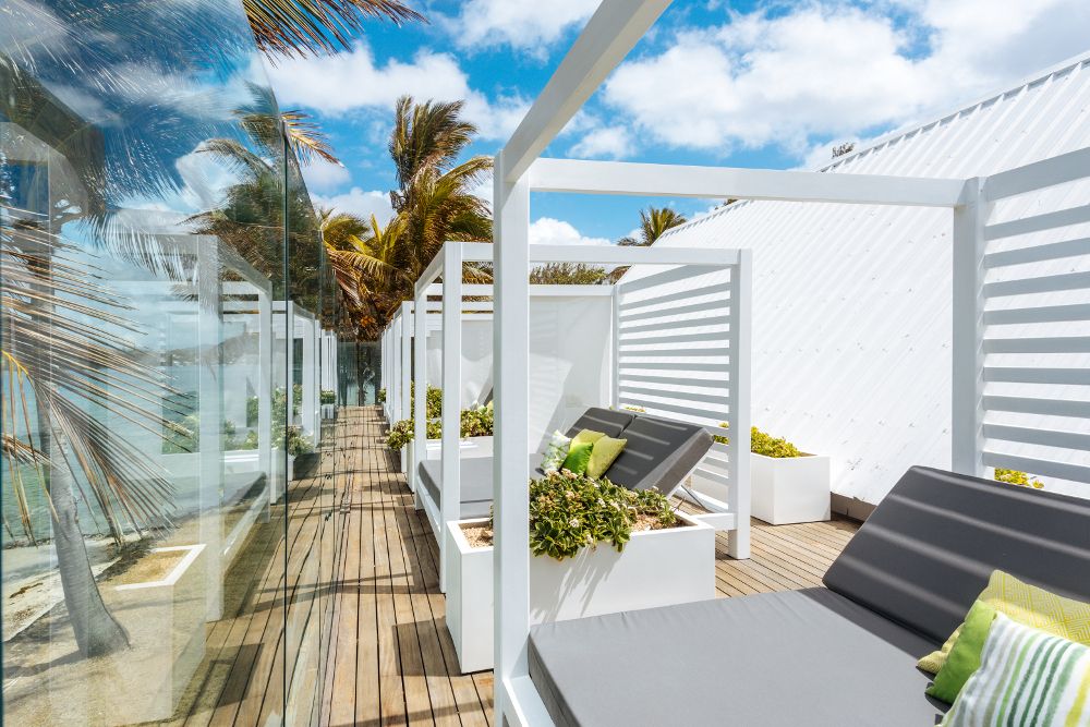 TROPICAL ATTITUDE (only adults 18+) - 12