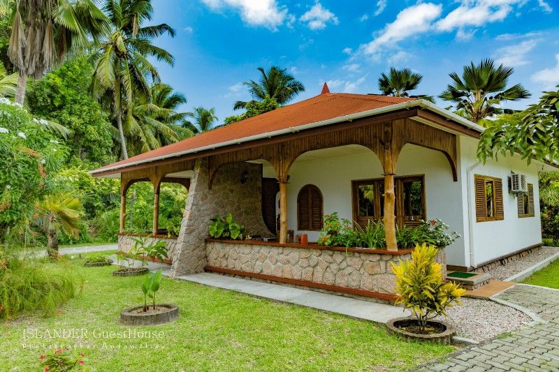 THE ISLANDER S HOTEL - 3