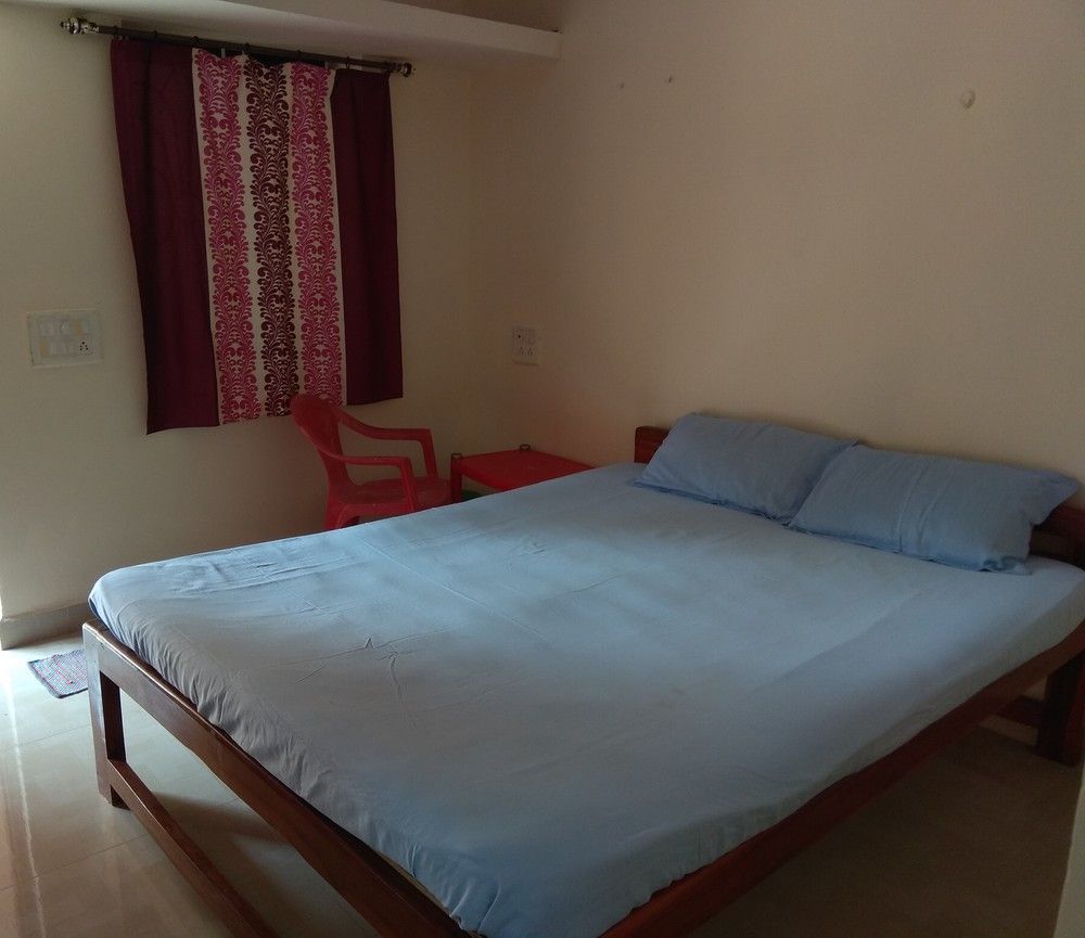 RADHABAI GUEST HOUSE - 9