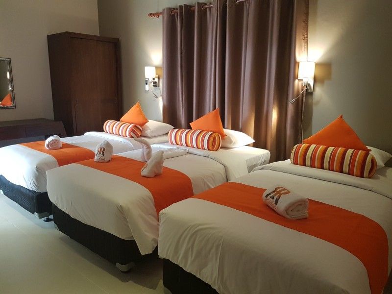 THE RIDGE RESIDENCE - 6