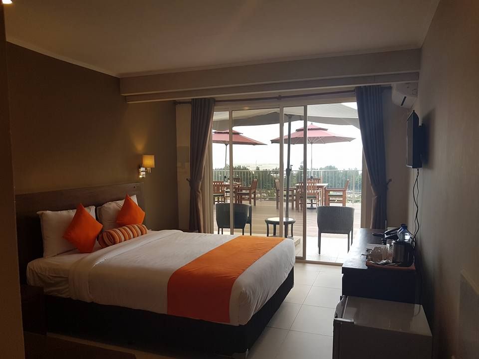 THE RIDGE RESIDENCE - 4