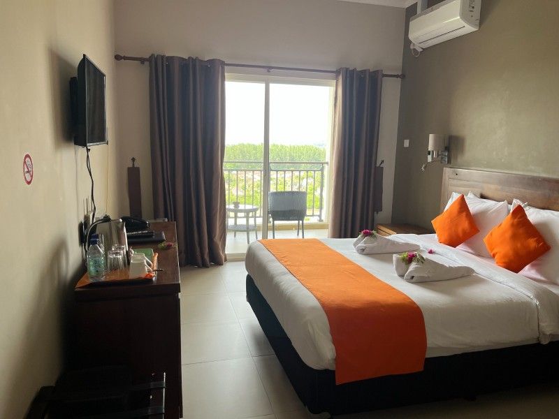 THE RIDGE RESIDENCE - 3