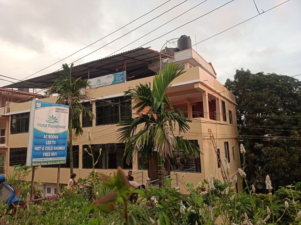 HOTEL RAJESHWAR (ex. AANANDA GUESTHOUSE) - 4