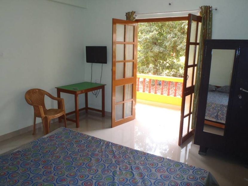 JACQUELINE RESIDENCY GUESTHOUSE - 4