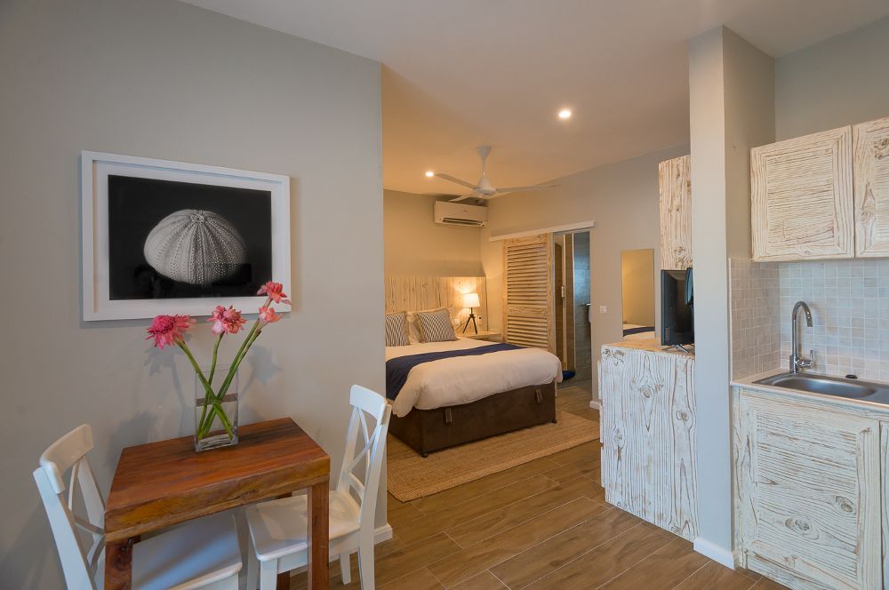 LE NAUTIQUE LUXURY BEACHFRONT APARTMENTS - 16