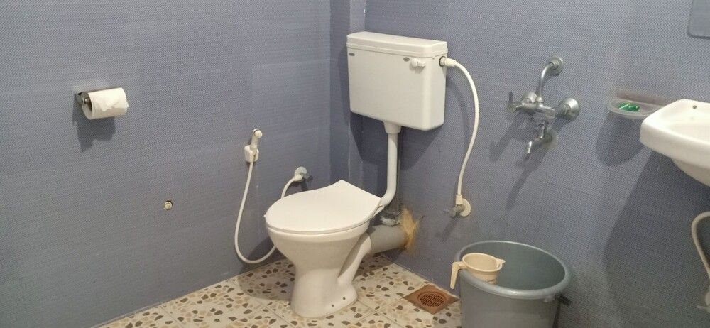 21 COCONUTS INN  - 29