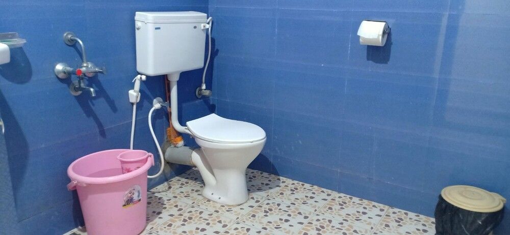 21 COCONUTS INN  - 28