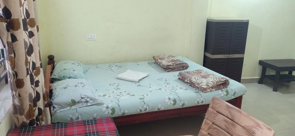 21 COCONUTS INN  - 22