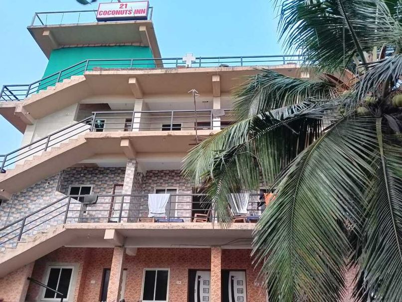 21 COCONUTS INN  - 1