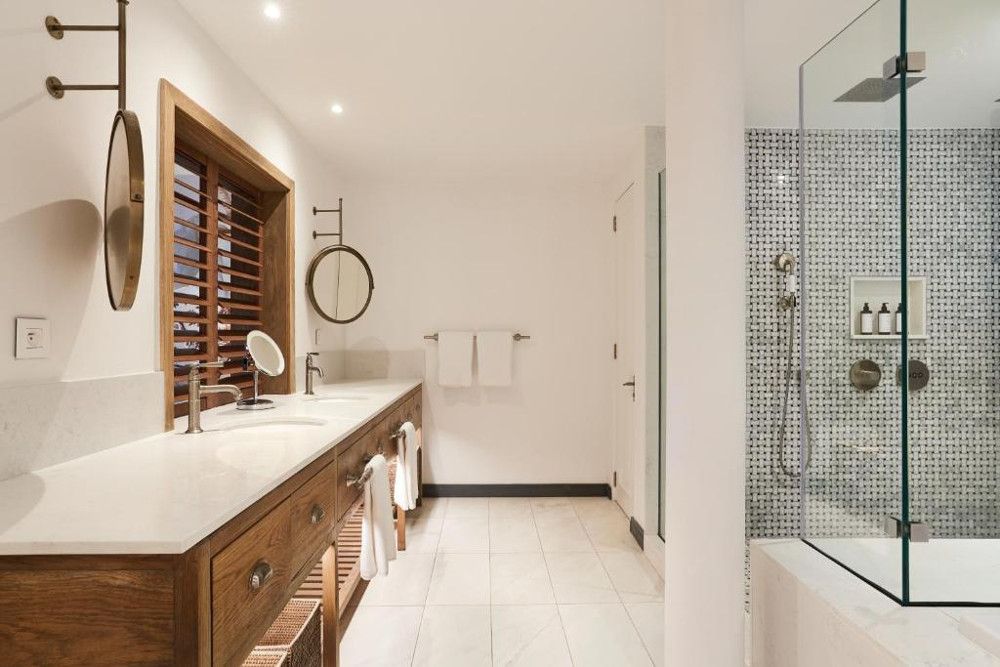 PARADISE COVE (only adults 18+) - 24