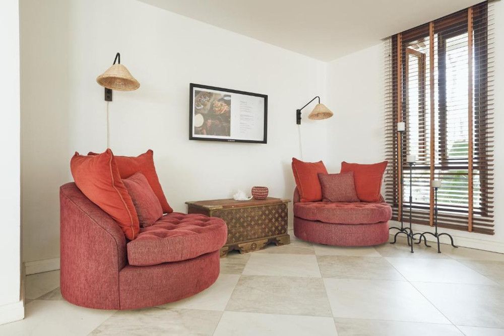 PARADISE COVE (only adults 18+) - 16