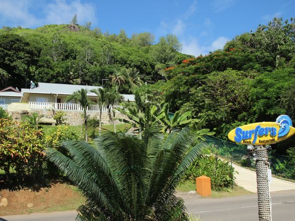 SURFERS SELF CATERING CHALETS - 2