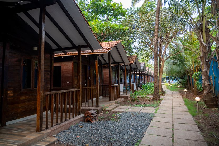 CIROC BEACH RESORT - 6