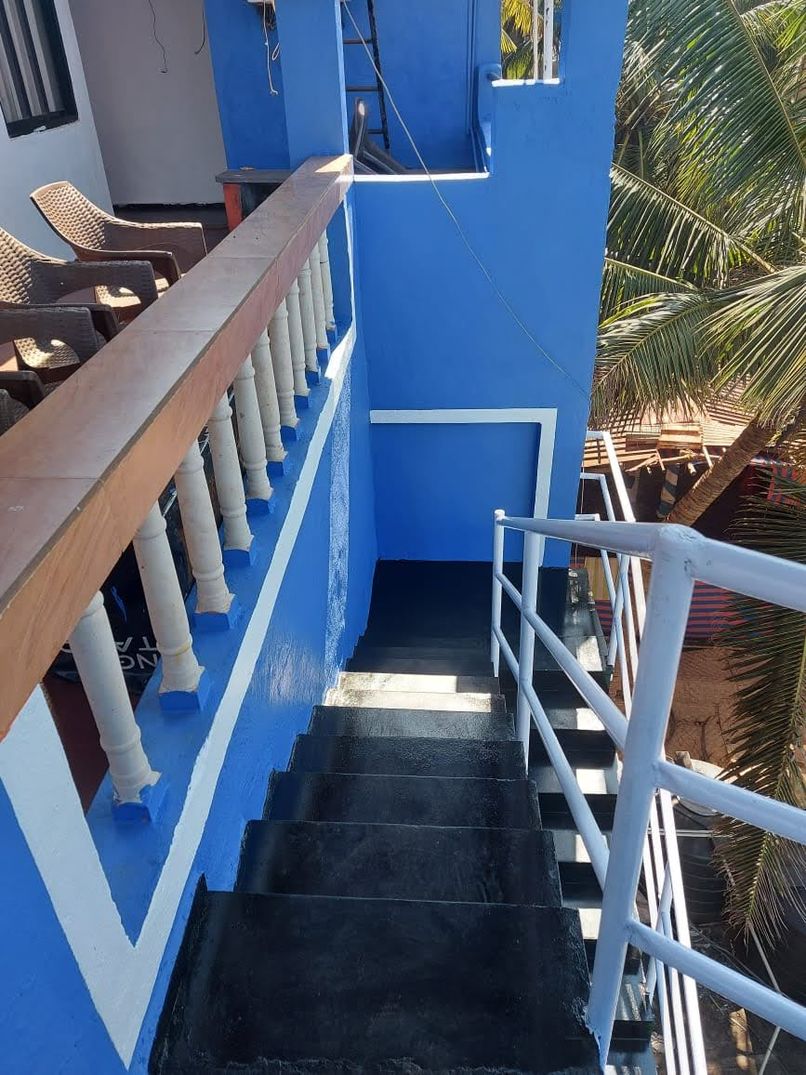 RED ROCK BEACH HOTEL GUESTHOUSE - 2