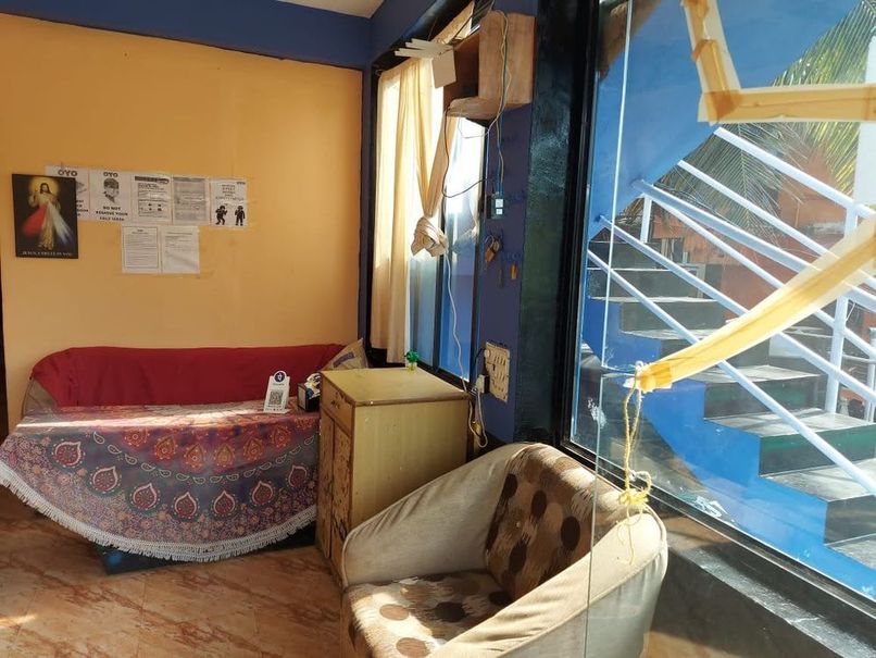 RED ROCK BEACH HOTEL GUESTHOUSE - 3