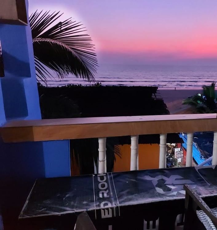 RED ROCK BEACH HOTEL GUESTHOUSE - 1