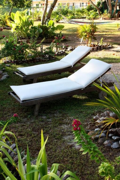 DOMAINE LES ROCHERS - 2