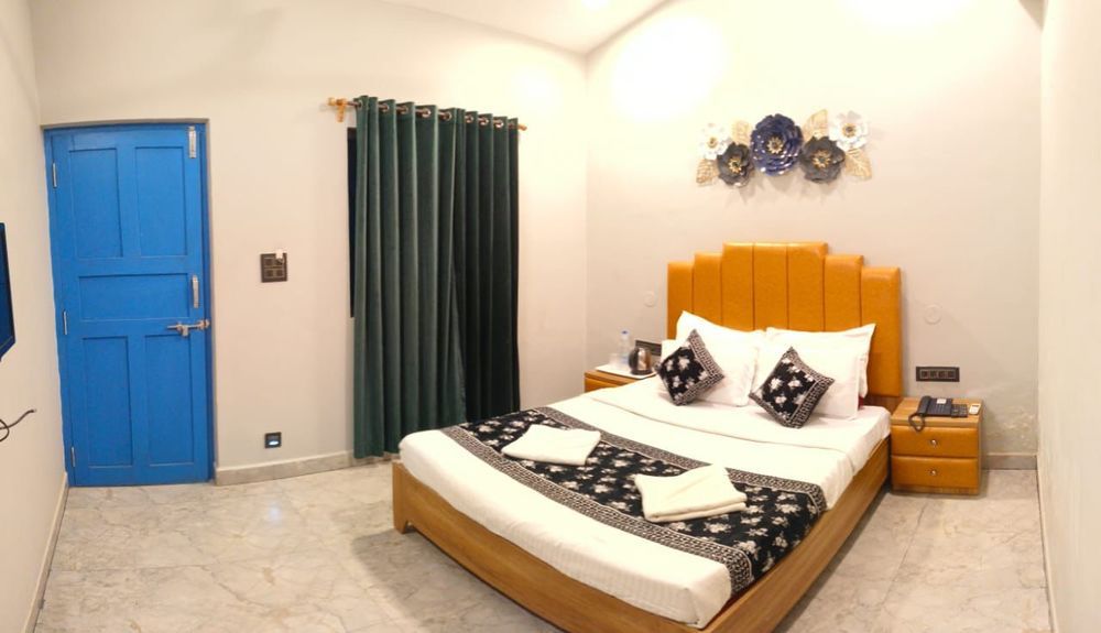 SERAS BEACH SIDE HOTEL - 5