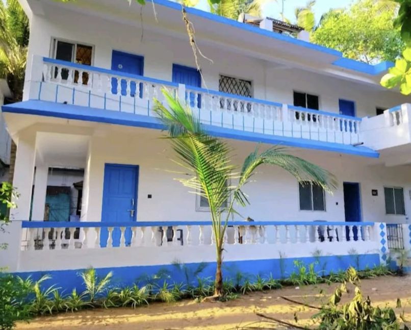 SERAS BEACH SIDE HOTEL - 1