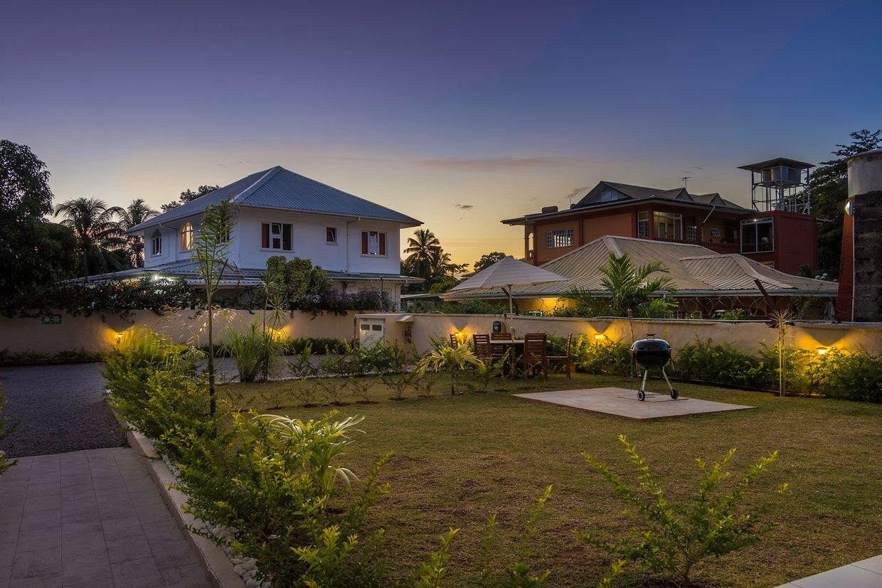 TROPICAL HIDEAWAY SELF CATERING - 4