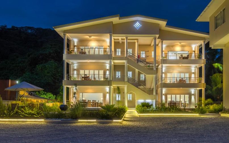 TROPICAL HIDEAWAY SELF CATERING - 1