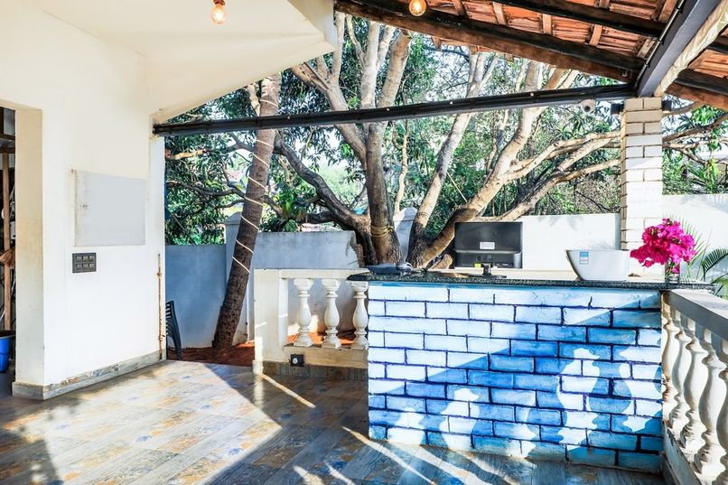 BAGA BEACH HOTEL - 4