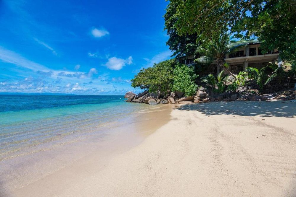 THE COCO DE MER HOTEL & BLACK PARROT SUITES - 2