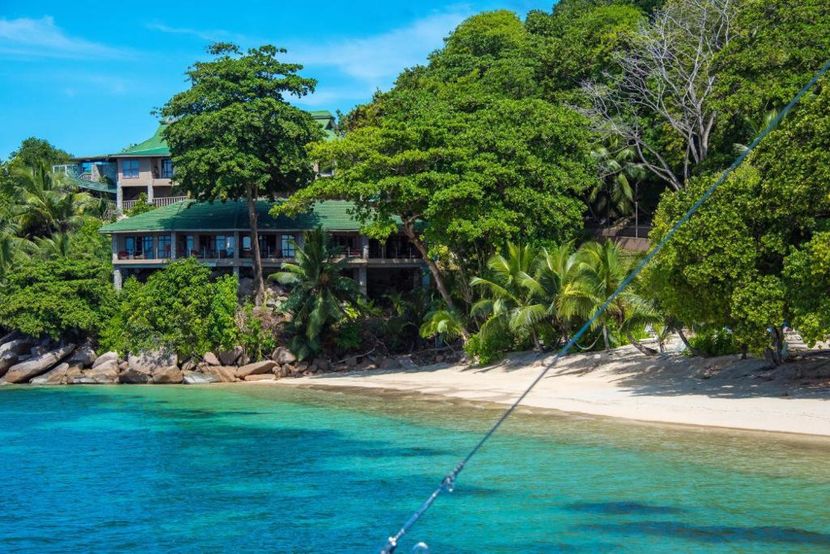 THE COCO DE MER HOTEL & BLACK PARROT SUITES - 1
